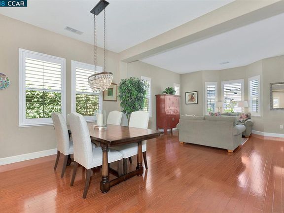 4th image of 606 Colmar Ct
