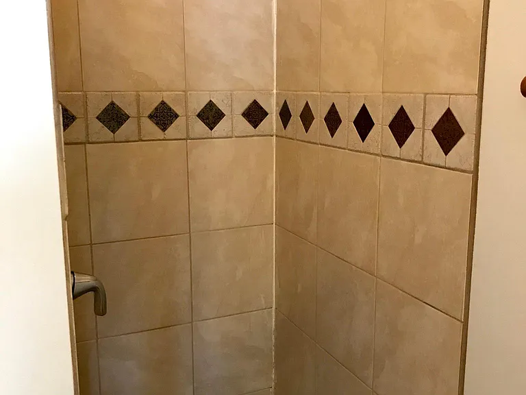 114 Vine St — Photo 8