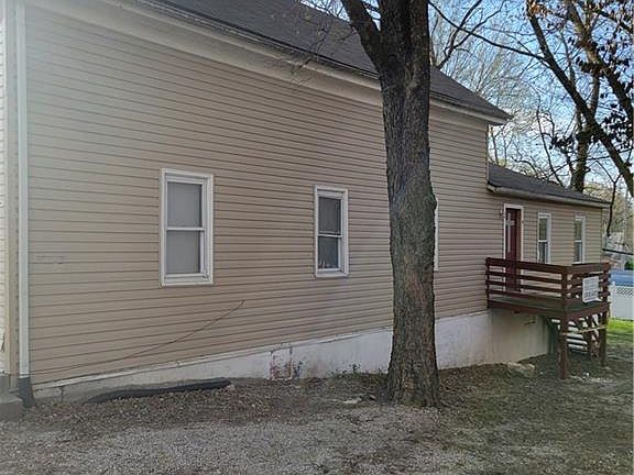 3rd image of 10609 E 15th St S