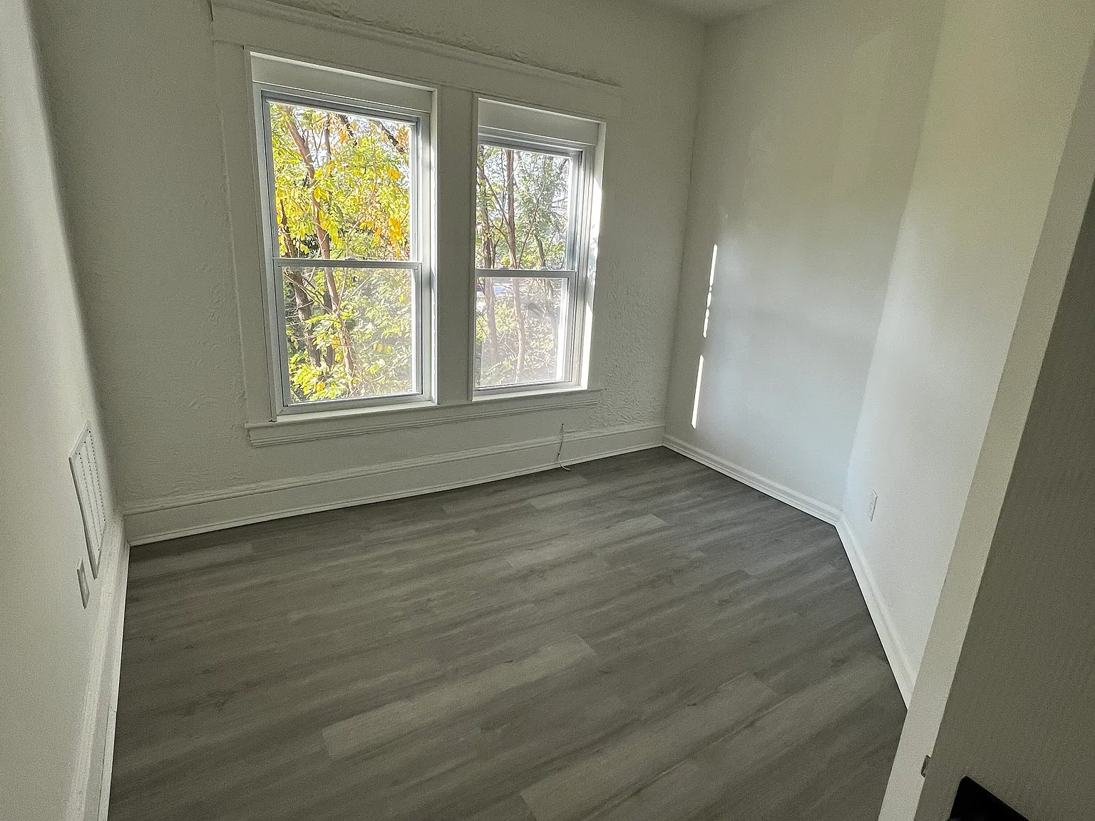 4 bed, 1100 sqft, $1,600 — Photo 3
