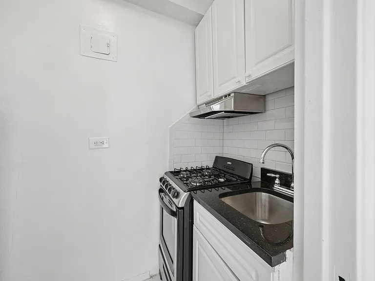 253 W 72nd St #2204 — Photo 13