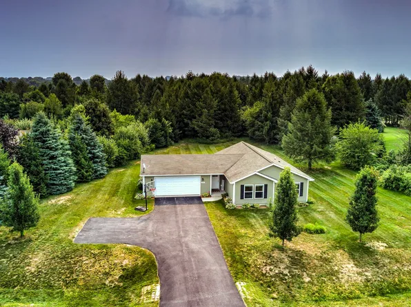 725 Francis Dr, Traverse City, MI 49696