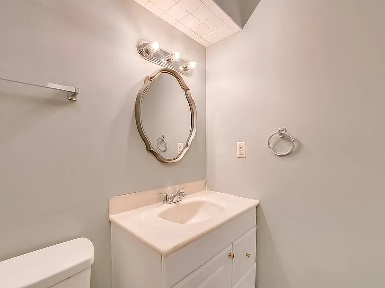 221 Wildwood Pl — Photo 18
