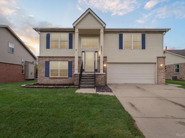 29471 Hunter St, Brownstown, MI 48183