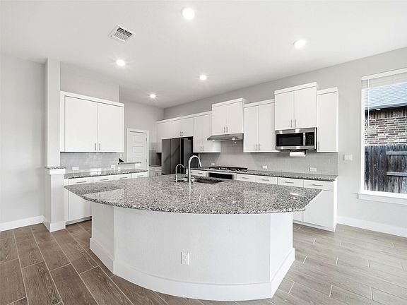 5th image of 848 Wild Pecan Loop