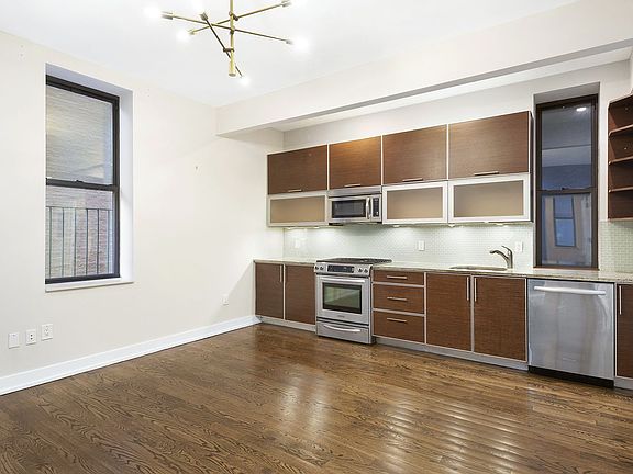 4th image of 159 W 118th St