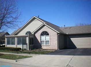 122 Cantebrick Dr, Westerville, OH 43082