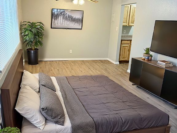 2nd image of 421-425 E Fountain Pl #101