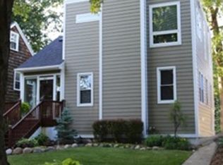 45 Amherst Rd, Pleasant Ridge, MI 48069