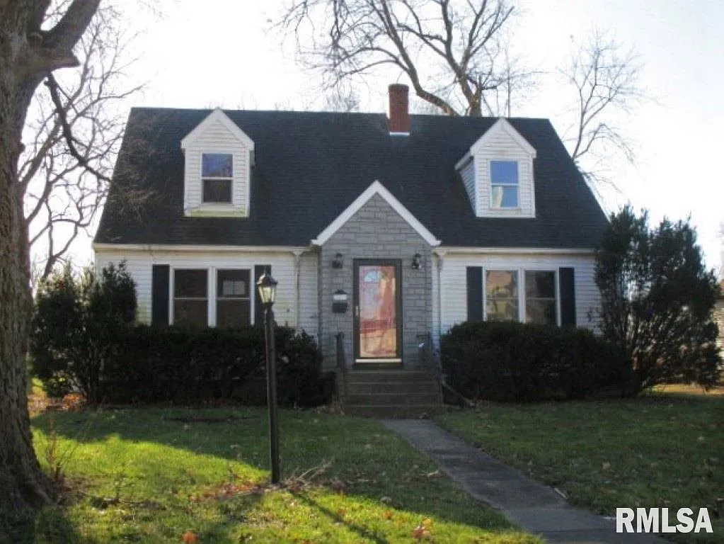 2418 W Kellogg Ave photo 1