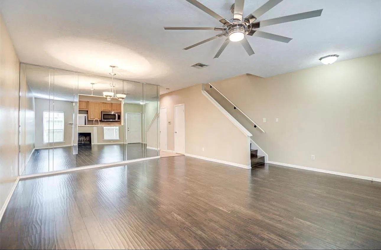 2 bed, 2.5 bath, 1600 sqft, $1,795 — Photo 4
