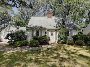 46 Sagamore Rd, Cranston, RI 02920