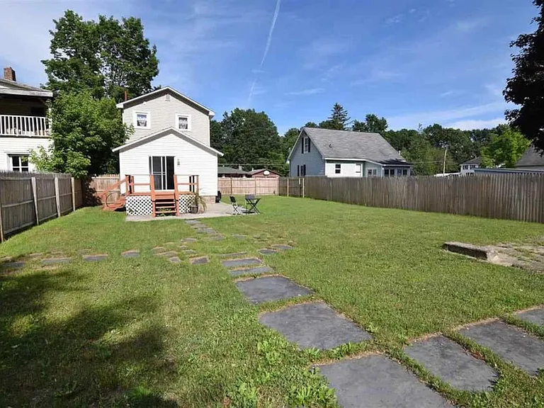 129 Jefferson St — Photo 2