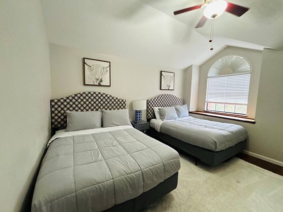 2nd image of 2407 Winding Hollow Ln