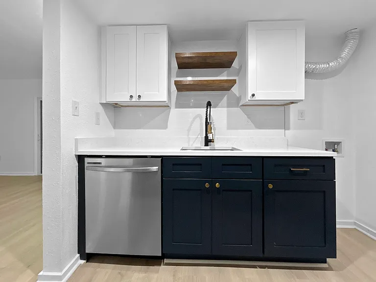Dishwasher included