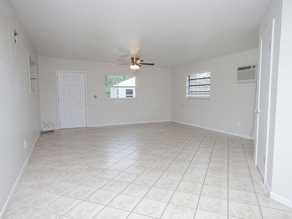 3rd image of 1728 N Smith Dr