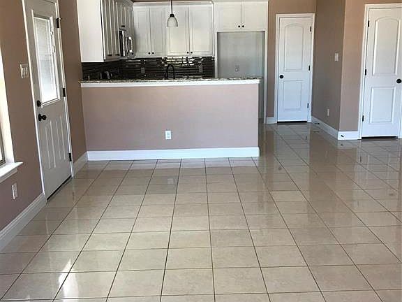 2nd image of 5315 Wellesley Ave