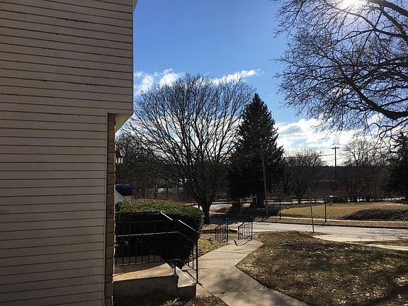 Bus line and arboretum