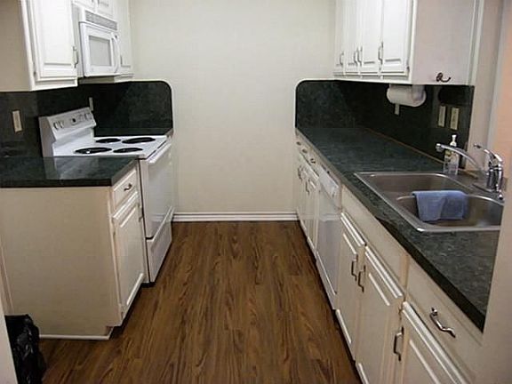 3rd image of 308 Benjamin St
