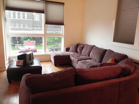 3rd image of 1027 Leavenworth St