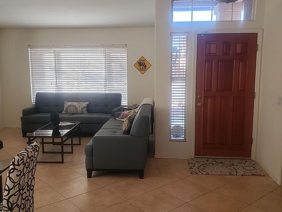 4th image of 1061 N Aspen Dr