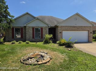 5921 Trappers Ridge Cir, Louisville, KY 40216
