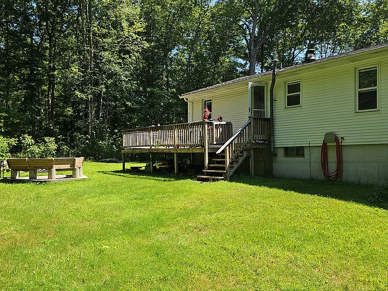 1565 Victory Hwy — Photo 3