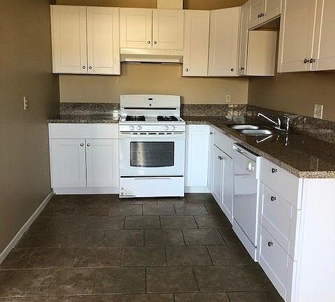2nd image of 1301 Glenwood Dr #C