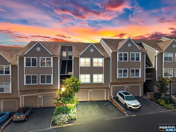 513 Windsor Dr, Palisades Park, NJ 07650