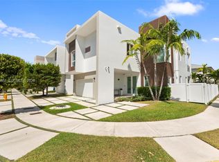 10431 NW 68th Ter, Doral, FL 33178