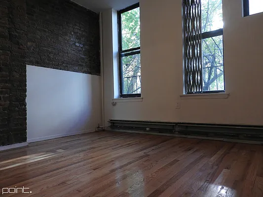 Rented by Point NYC | media 42