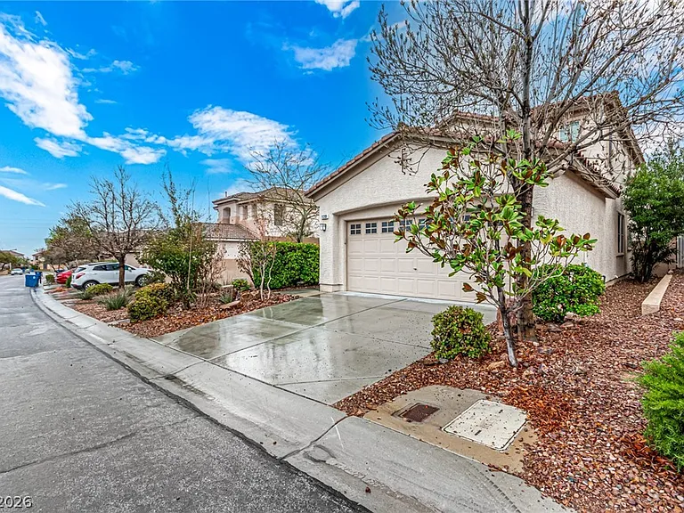 11209 Salentino Ave — Photo 5