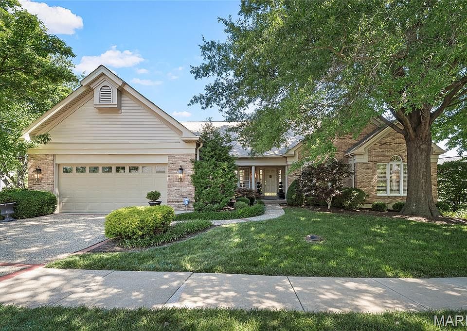 1st image of 15339 Oaktree Estates Dr
