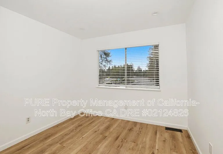 455 Enterprise Dr — Photo 16