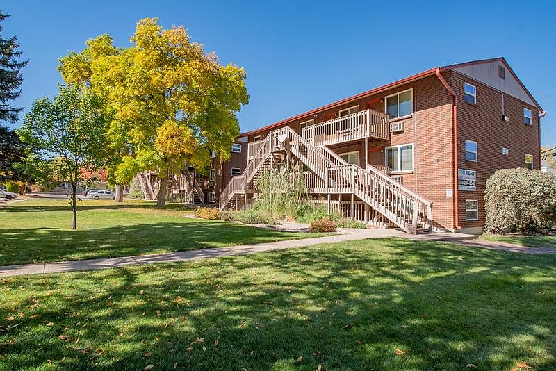 1st image of 1305 Estes St APT 23