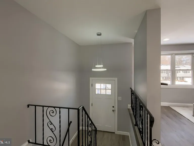 502 Bloomfield Dr — Photo 3