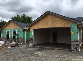 4901 Mimosa Cir, Sweet Home, OR 97386