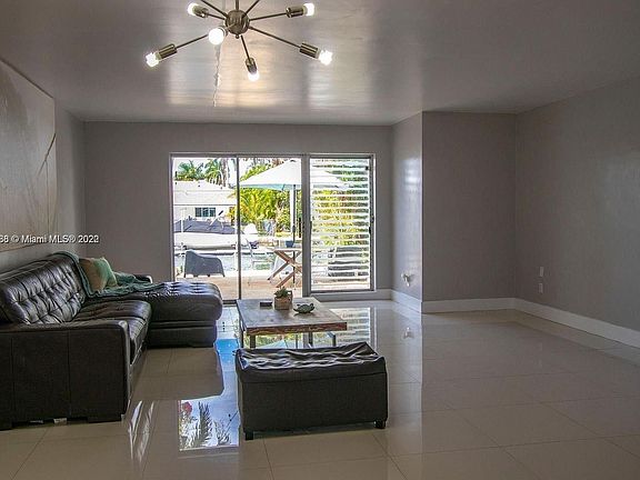 5th image of 2117 NE 123rd St #2117