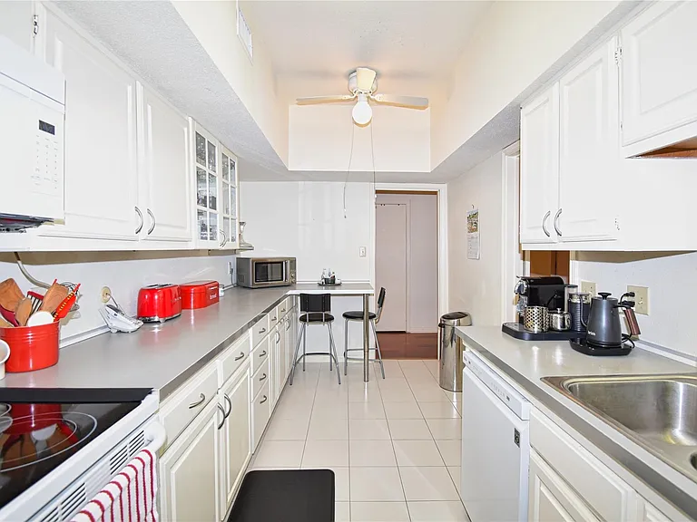2425 Underwood St #346 — Photo 17