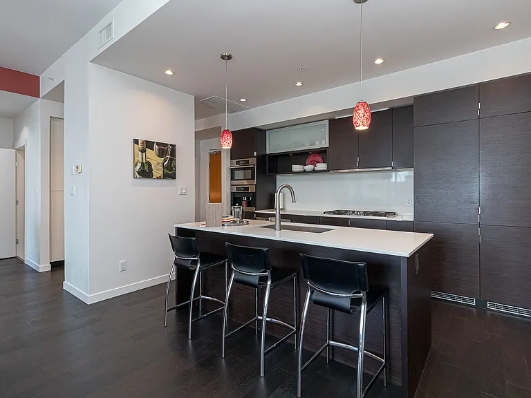 Fisgard St — Photo 16