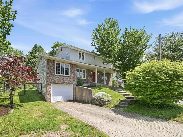 2 Berkley Brae, Dartmouth, NS B2Y 4G6