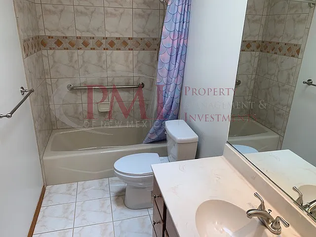 2229 Santa Ana — Photo 11