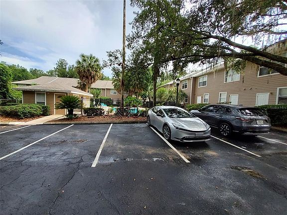 4th image of 4415 SW 34th St APT 803