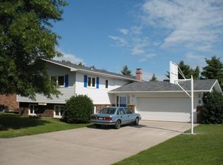 13 Garden Cir NW, East Grand Forks, MN 56721