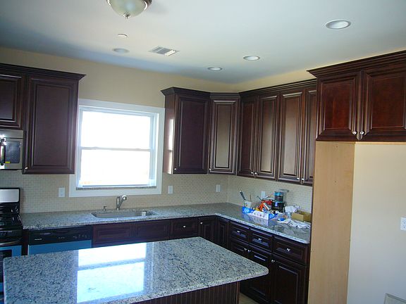 2nd image of 1189 Olympia Blvd