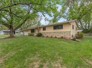 152 Spring Valley Cir, Bloomington, MN 55420