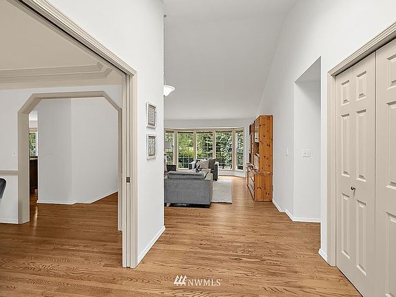 4th image of 21203 SE 29th St