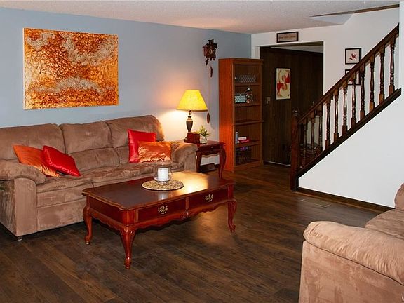 2nd image of 328 Vine Ln