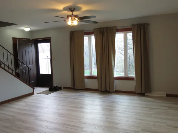 224 E Woodlawn Rd, New Lenox, IL 60451