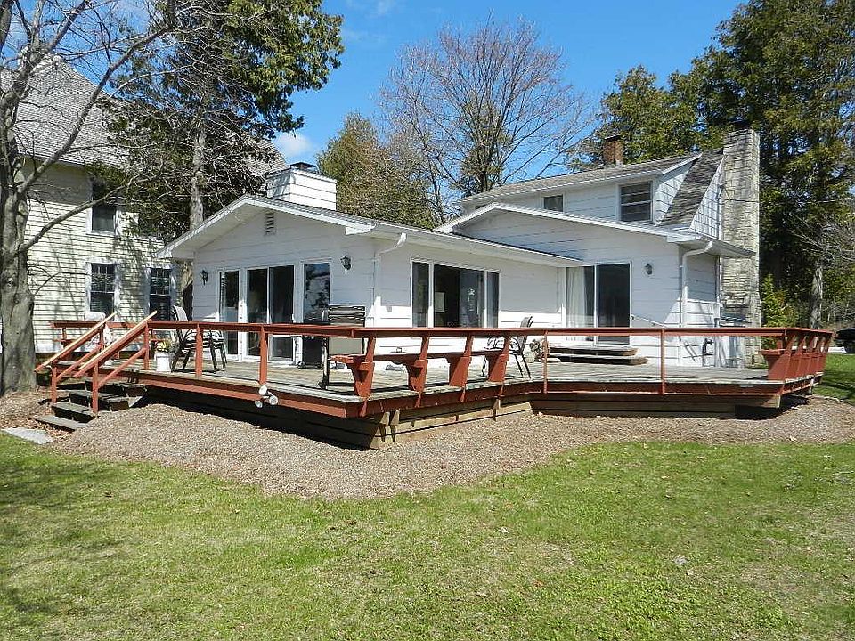 1st image of 10775 N Bay Shore Dr